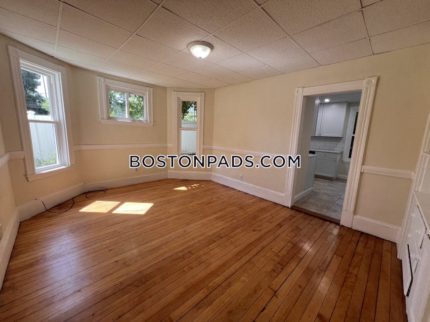 BOSTON - LOWER ALLSTON - 4 Beds, 2 Baths - Image 9
