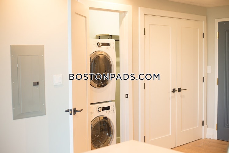 Tremont St., Roxbury Crossing