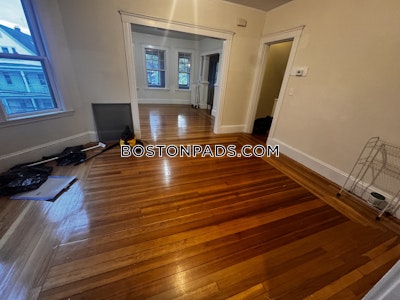 Somerville 3 Bed 1 Bath SOMERVILLE- WEST SOMERVILLE/ TEELE SQUARE $3,600  West Somerville/ Teele Square - $4,000 No Fee