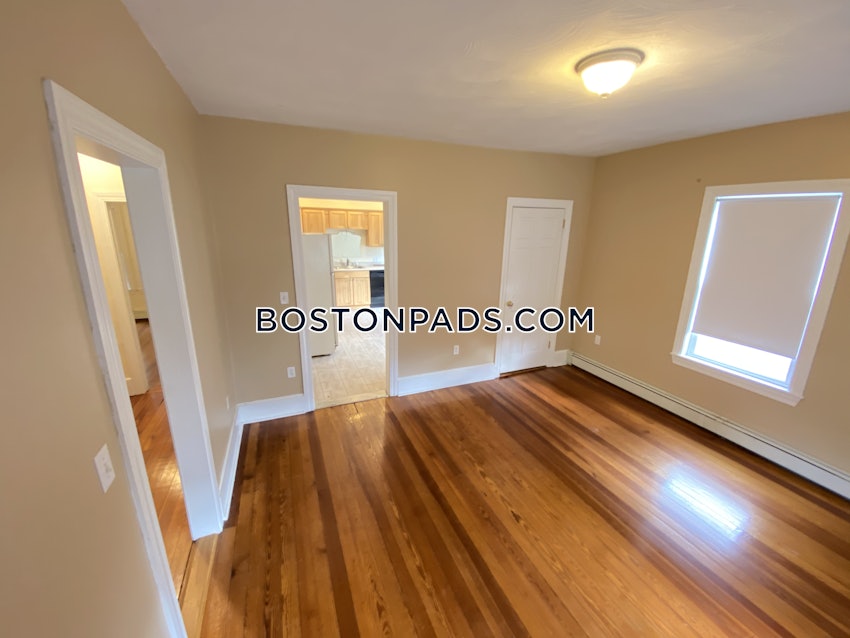 NEWTON - NEWTONVILLE - 3 Beds, 1 Bath - Image 3