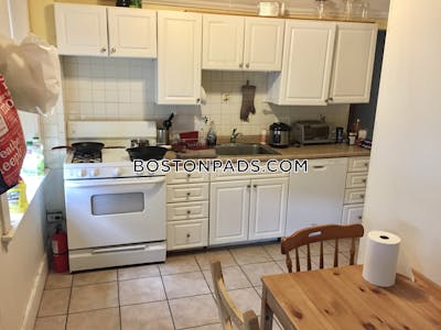 Brookline 3 Bed, 1 Bath Unit  Boston University - $3,900 No Fee