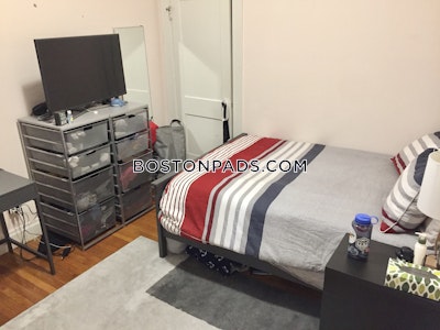 Brookline /4 Beds 2 Baths  Boston University - $5,800 No Fee