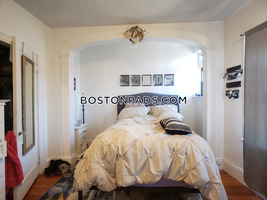 BOSTON - ALLSTON - 3 Beds, 1 Bath - Image 7