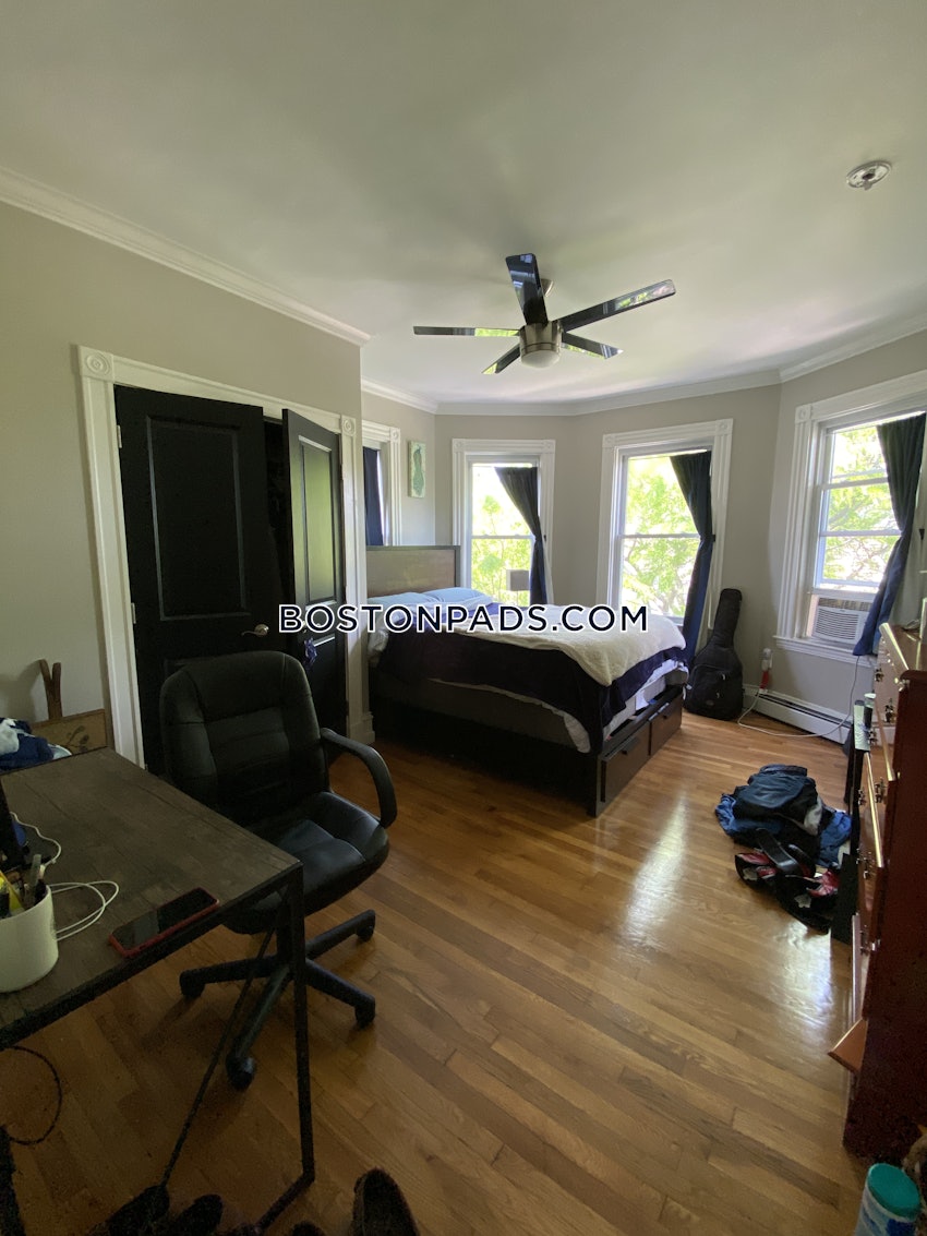 BOSTON - DORCHESTER/SOUTH BOSTON BORDER - 4 Beds, 2 Baths - Image 5