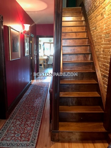 Boston - 6 Beds, 3 Baths