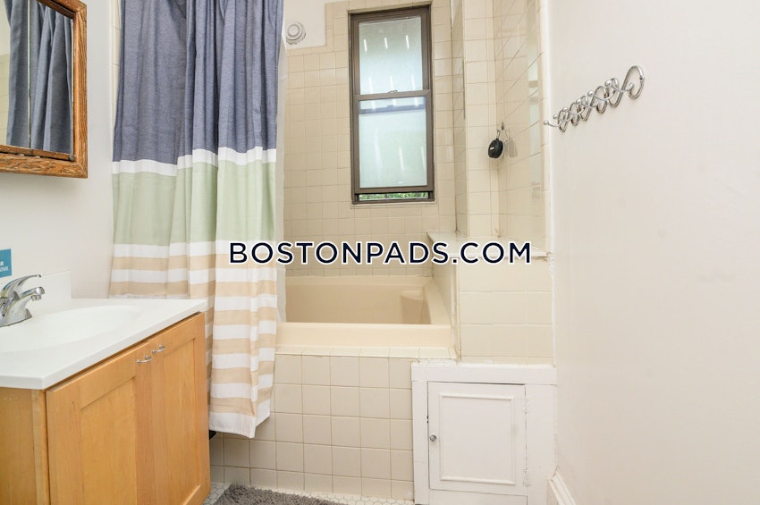 BOSTON - BRIGHTON - CLEVELAND CIRCLE - 4 Beds, 2 Baths - Image 21