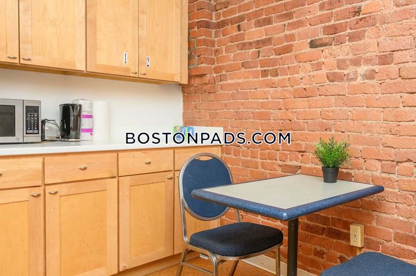 BOSTON - BRIGHTON - CLEVELAND CIRCLE - 4 Beds, 2 Baths - Image 18