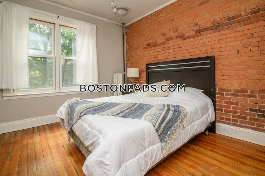 BOSTON - BRIGHTON - CLEVELAND CIRCLE - 4 Beds, 2 Baths - Image 10