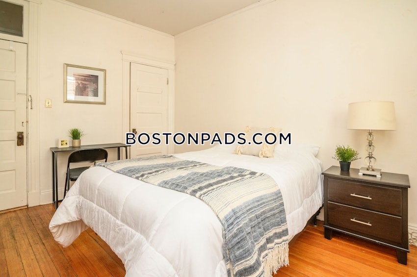 BOSTON - BRIGHTON - CLEVELAND CIRCLE - 4 Beds, 2 Baths - Image 2