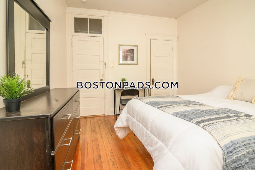 BOSTON - BRIGHTON - CLEVELAND CIRCLE - 4 Beds, 2 Baths - Image 1