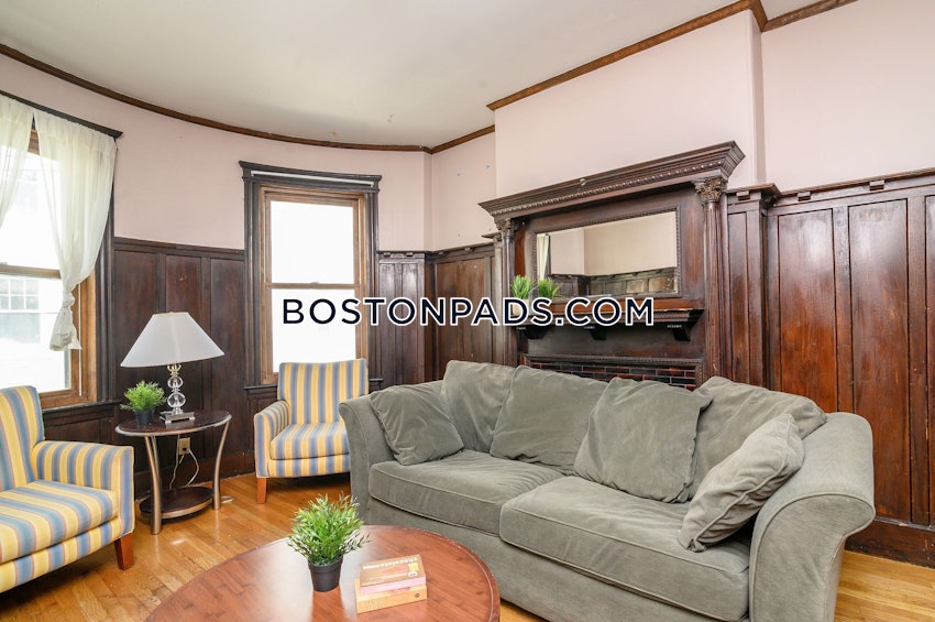 BOSTON - BRIGHTON - CLEVELAND CIRCLE - 5 Beds, 2 Baths - Image 3