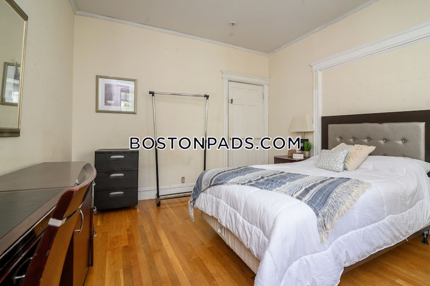BOSTON - BRIGHTON - CLEVELAND CIRCLE - 5 Beds, 2 Baths - Image 5