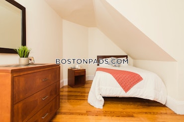 Boston - 5 Beds, 2 Baths