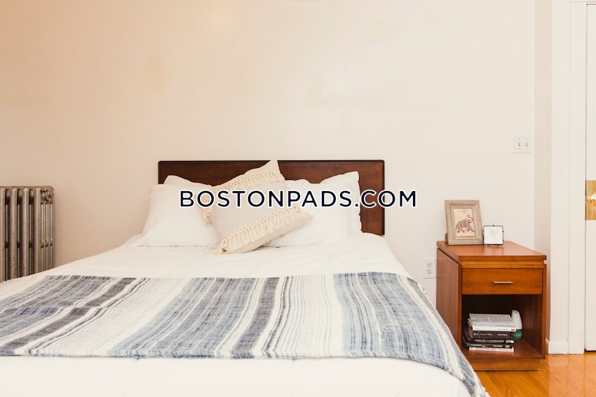 BOSTON - ALLSTON/BRIGHTON BORDER - 5 Beds, 2 Baths - Image 7