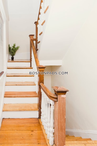 Boston - 5 Beds, 2 Baths