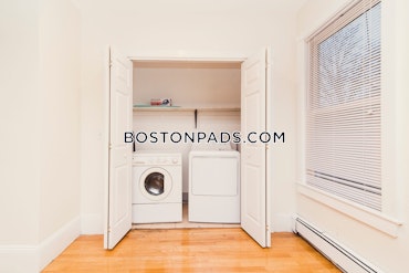 Boston - 5 Beds, 2 Baths