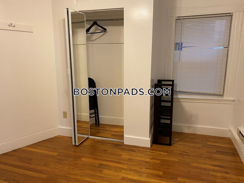 BOSTON - NORTH END - 1 Bed, 1 Bath - Image 2