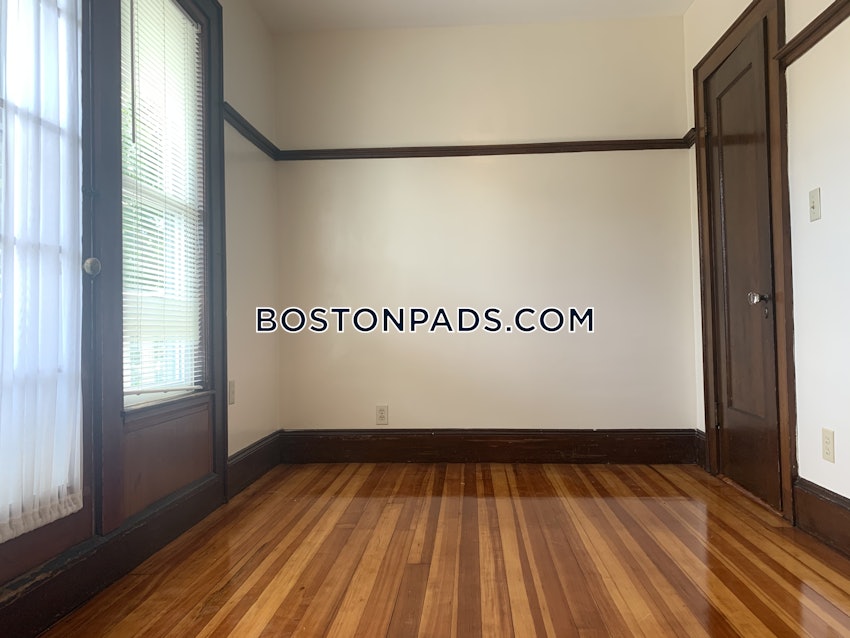 BOSTON - ALLSTON - 3 Beds, 1 Bath - Image 10