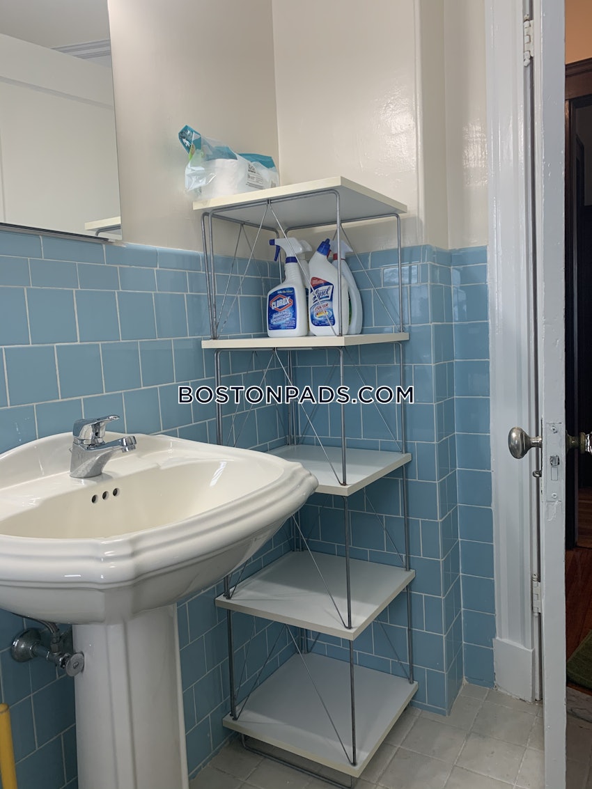 BOSTON - ALLSTON - 3 Beds, 1 Bath - Image 23