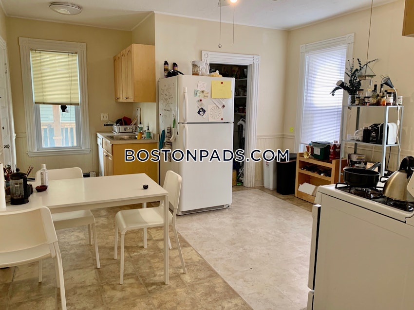 CAMBRIDGE - INMAN SQUARE - 3 Beds, 1 Bath - Image 3