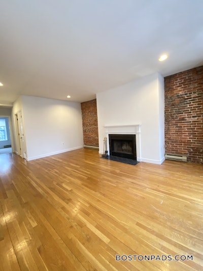 South End Large 2 Beds 1 Bath on Washington St. in South End Boston - $3,600