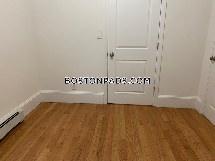 BOSTON - DORCHESTER - UPHAMS CORNER - 4 Beds, 1.5 Baths - Image 10