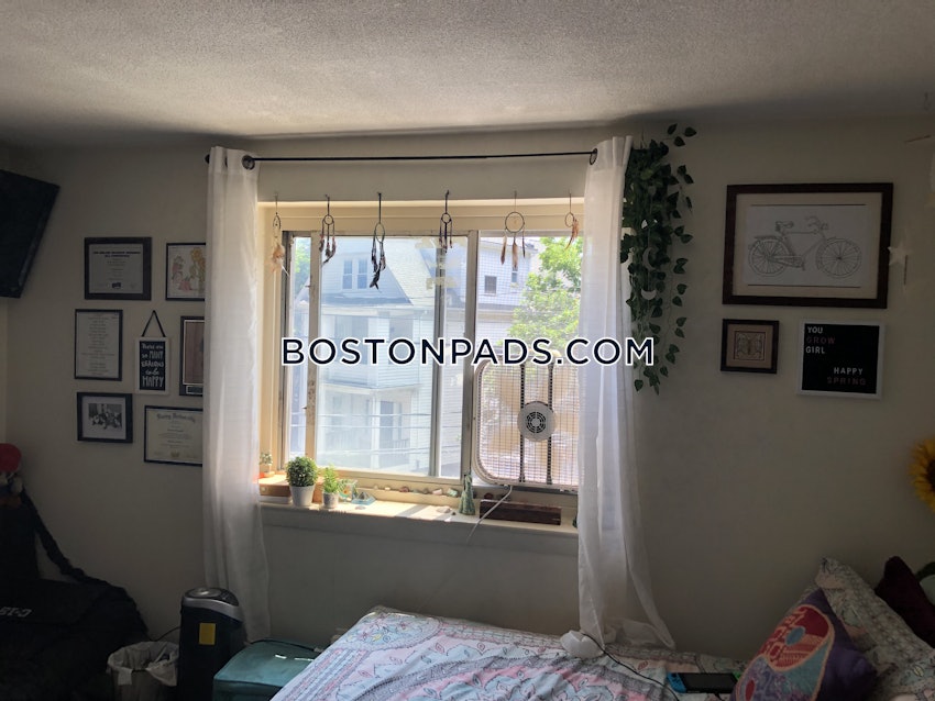 BOSTON - BRIGHTON - OAK SQUARE - 2 Beds, 1 Bath - Image 4