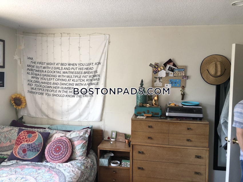 BOSTON - BRIGHTON - OAK SQUARE - 2 Beds, 1 Bath - Image 3