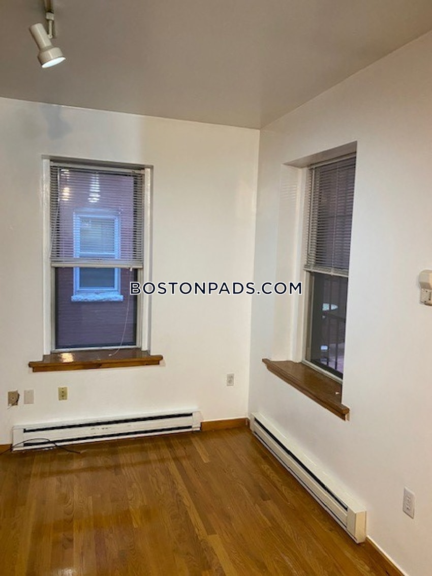 BOSTON - NORTH END - 1 Bed, 1 Bath - Image 9