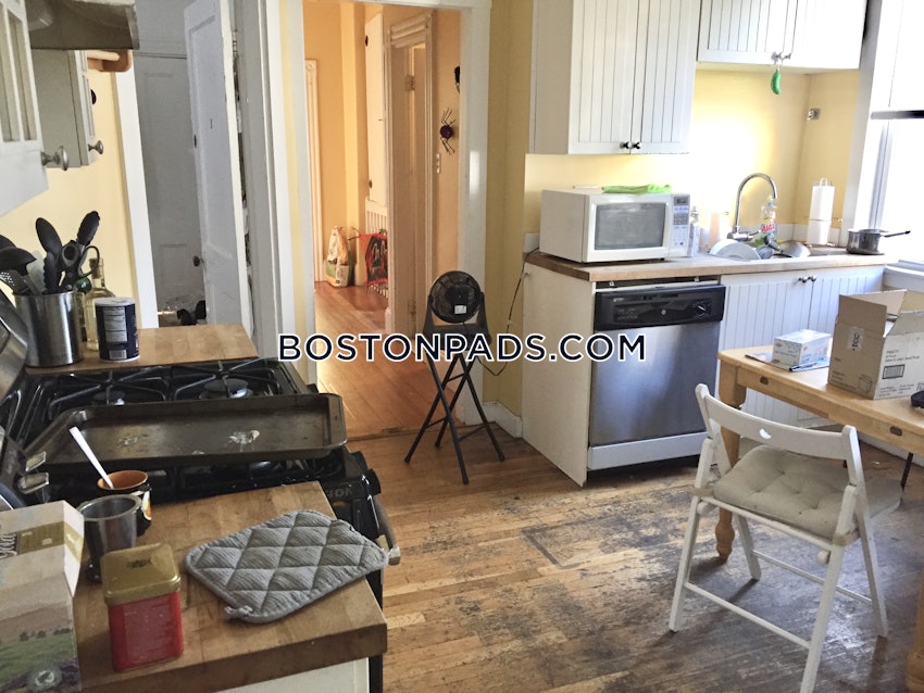 BOSTON - JAMAICA PLAIN - ARBORETUM - 3 Beds, 1 Bath - Image 11