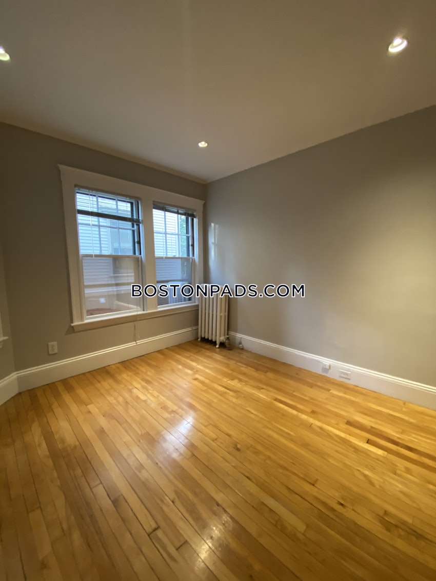 CAMBRIDGE - HARVARD SQUARE - 1 Bed, 1 Bath - Image 9