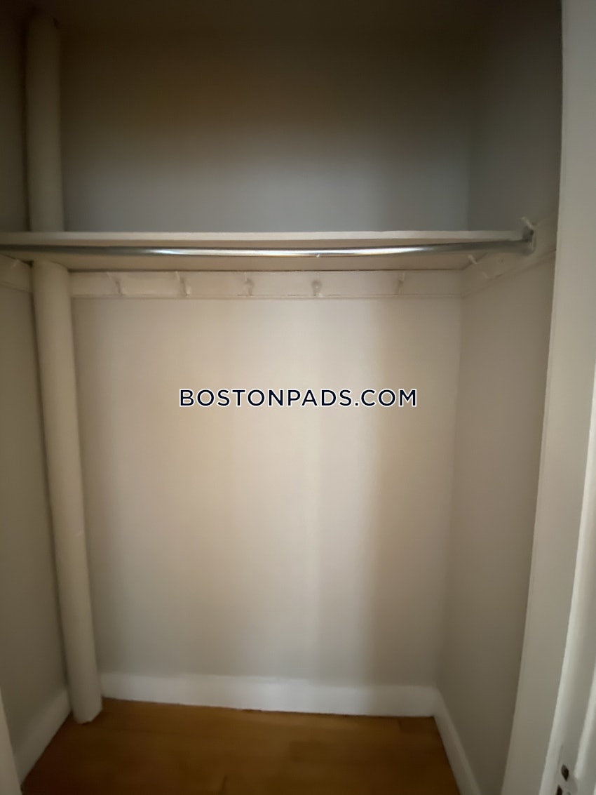 CAMBRIDGE - HARVARD SQUARE - 1 Bed, 1 Bath - Image 2