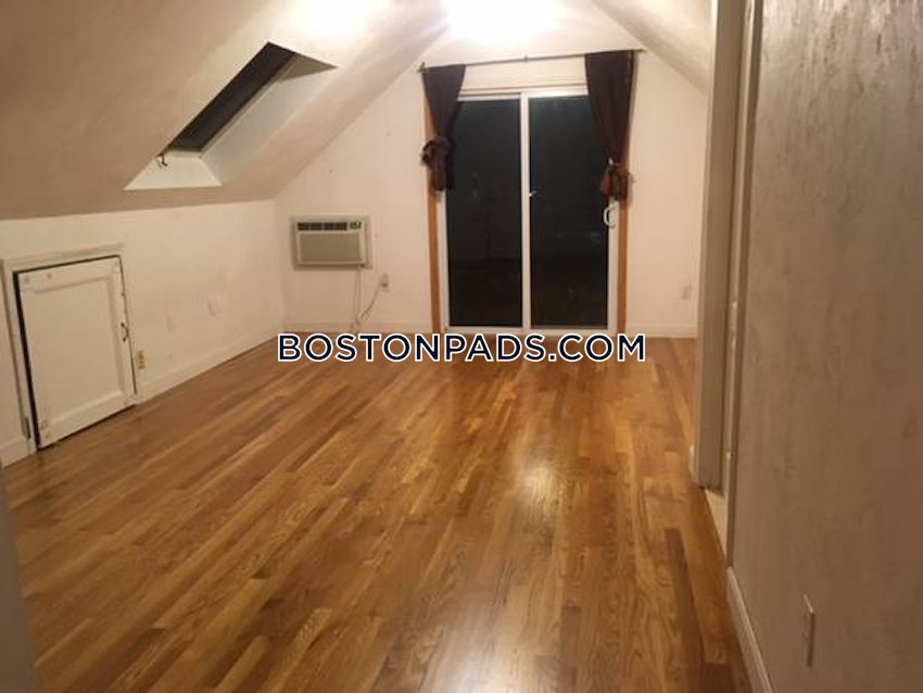 MEDFORD - TUFTS - 4 Beds, 2 Baths - Image 3