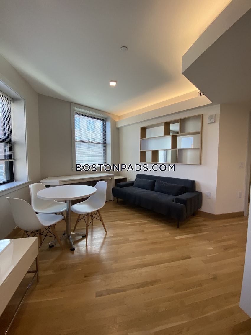 CAMBRIDGE - HARVARD SQUARE - 1 Bed, 1 Bath - Image 3