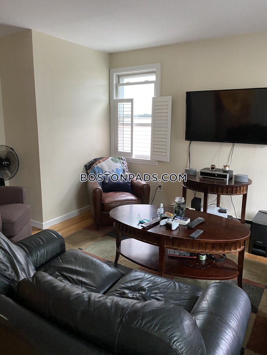 BOSTON - SOUTH BOSTON - WEST SIDE - 3 Beds, 2 Baths - Image 4