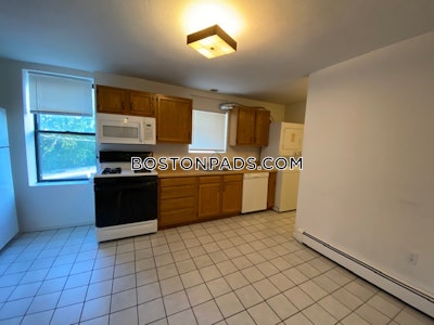 Cambridge Spacious 3 Bed 1 bath available NOW on Massachusetts Ave in Cambridge!!   Porter Square - $3,300 No Fee