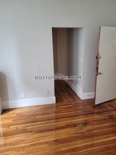 Boston - 1 Beds, 1 Baths