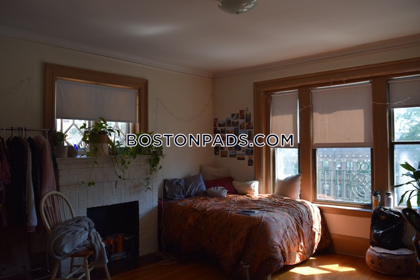 BOSTON - FENWAY/KENMORE - 3 Beds, 1 Bath - Image 8