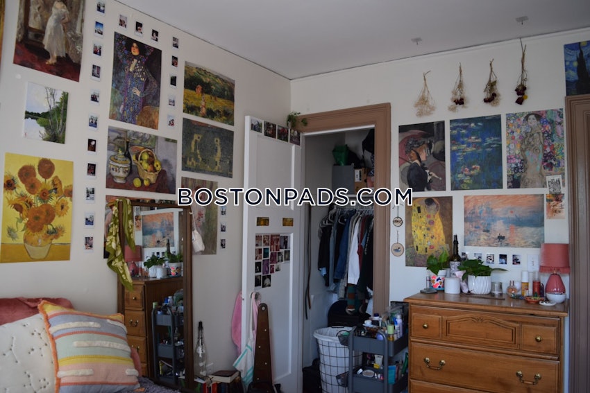 BOSTON - FENWAY/KENMORE - 3 Beds, 1 Bath - Image 9