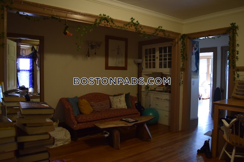 BOSTON - FENWAY/KENMORE - 3 Beds, 1 Bath - Image 10