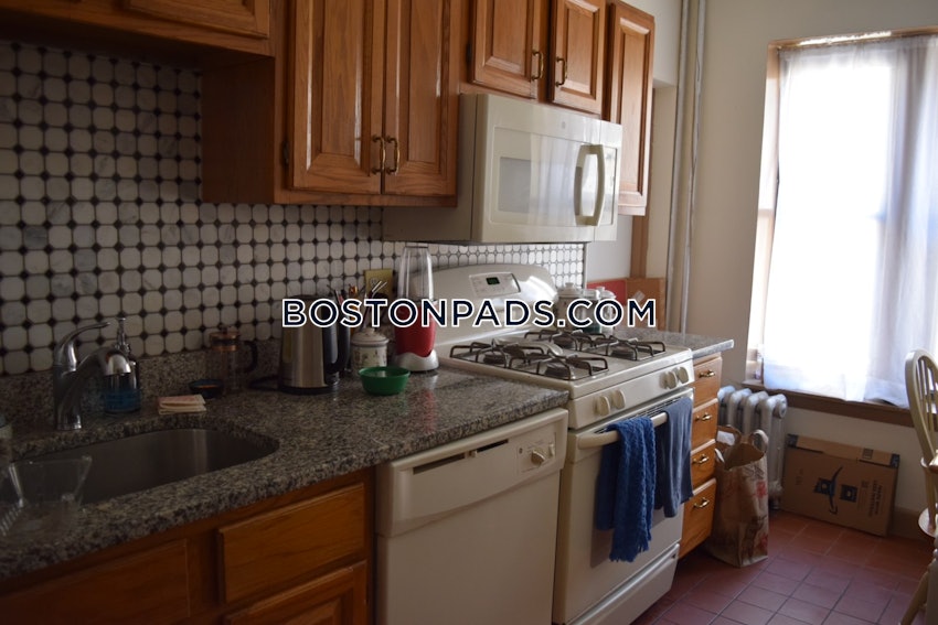 BOSTON - FENWAY/KENMORE - 3 Beds, 1 Bath - Image 5