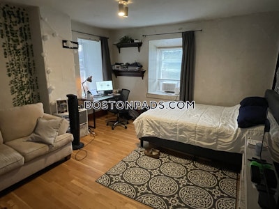 Mission Hill 3 Beds 2 Baths Boston - $4,985 No Fee