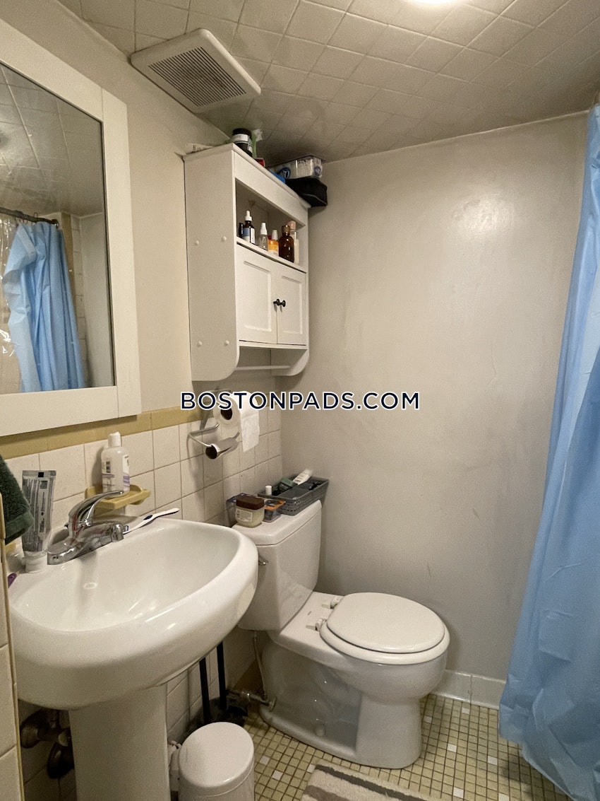 BOSTON - WEST END - 1 Bed, 1 Bath - Image 2