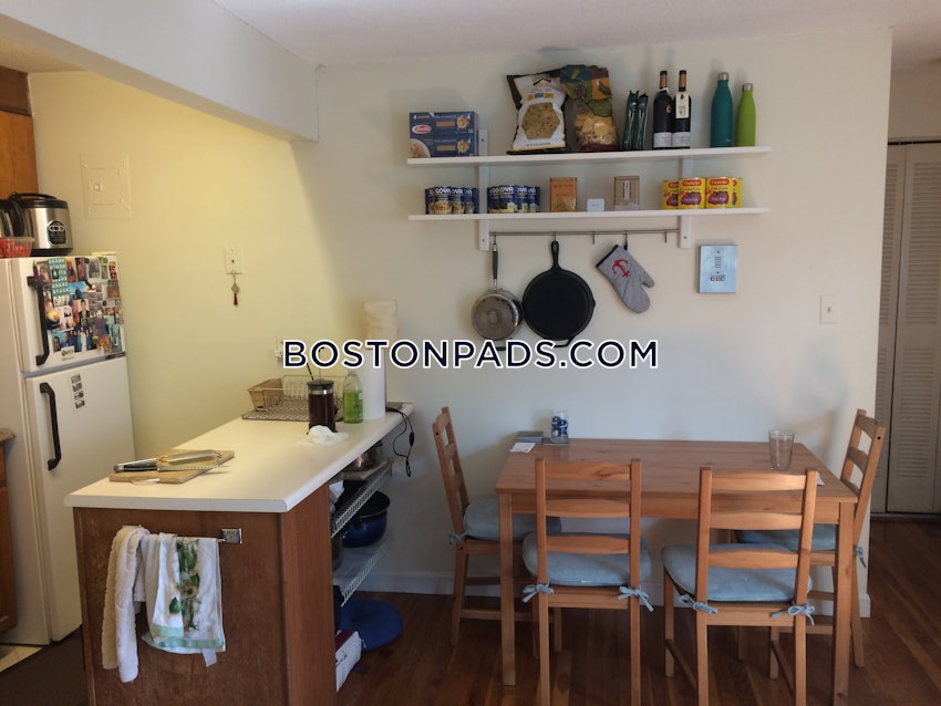 CAMBRIDGE - HARVARD SQUARE - 2 Beds, 1 Bath - Image 2