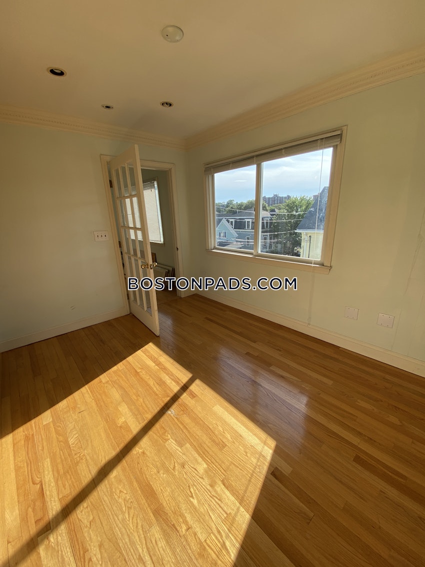 SOMERVILLE - EAST SOMERVILLE - 3 Beds, 1 Bath - Image 12