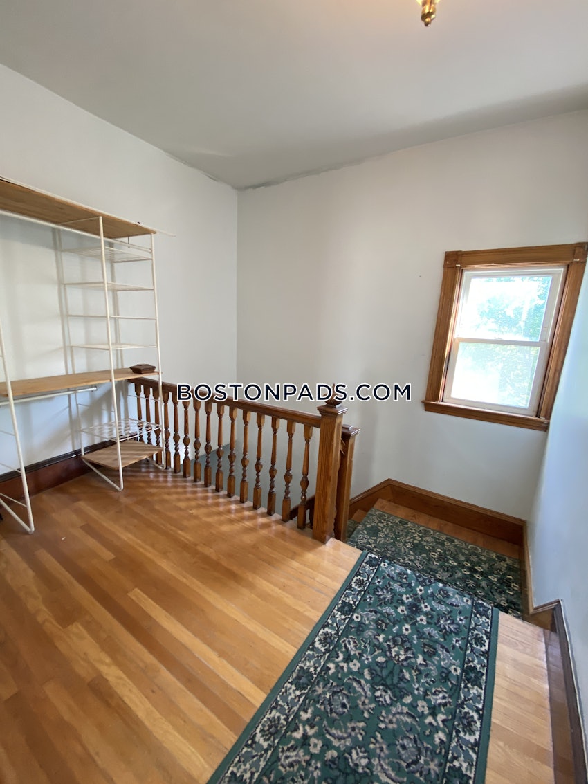 SOMERVILLE - EAST SOMERVILLE - 3 Beds, 1 Bath - Image 10