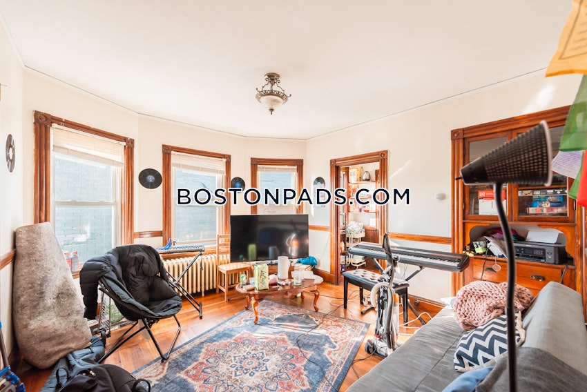 BOSTON - JAMAICA PLAIN - FOREST HILLS - 4 Beds, 1 Bath - Image 2