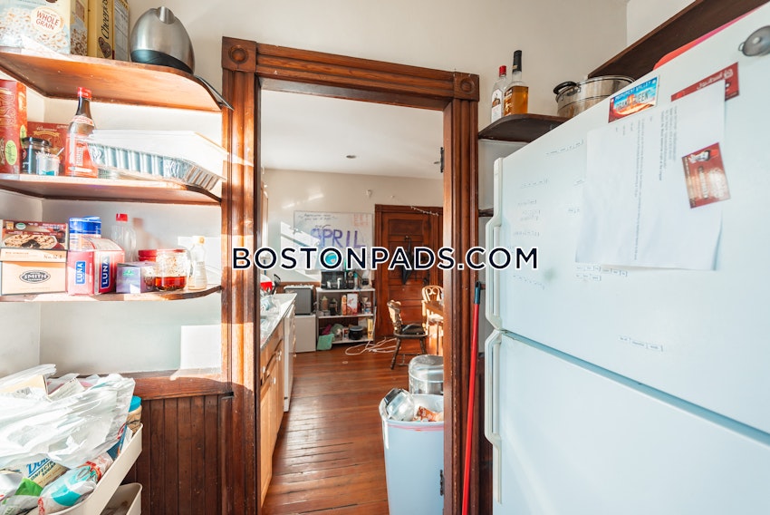 BOSTON - JAMAICA PLAIN - FOREST HILLS - 4 Beds, 1 Bath - Image 7