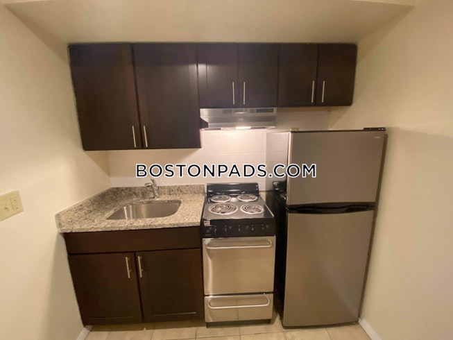 Boston - $2,600+ /mo