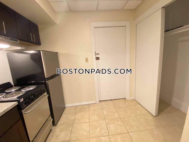 Boston - $2,600+ /mo